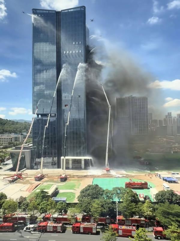 無人機如何撲滅摩天大火？揭秘“應急使命·2025”背后的力量！